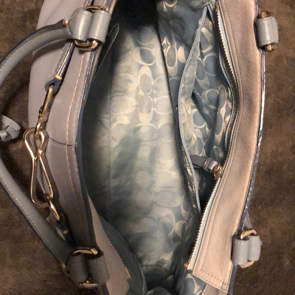 Light Blue Coach Leather Purse - Picture 3 of 8